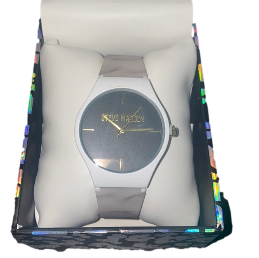 NIB Steve Madden - Two tone Silicone Women’s Watch Gray & white Print